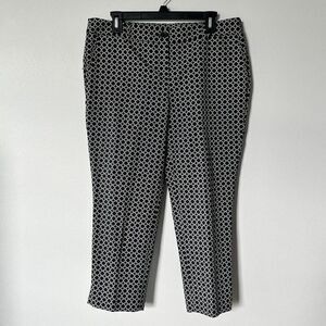Hilary Radley Black and White Print Capris Size 10